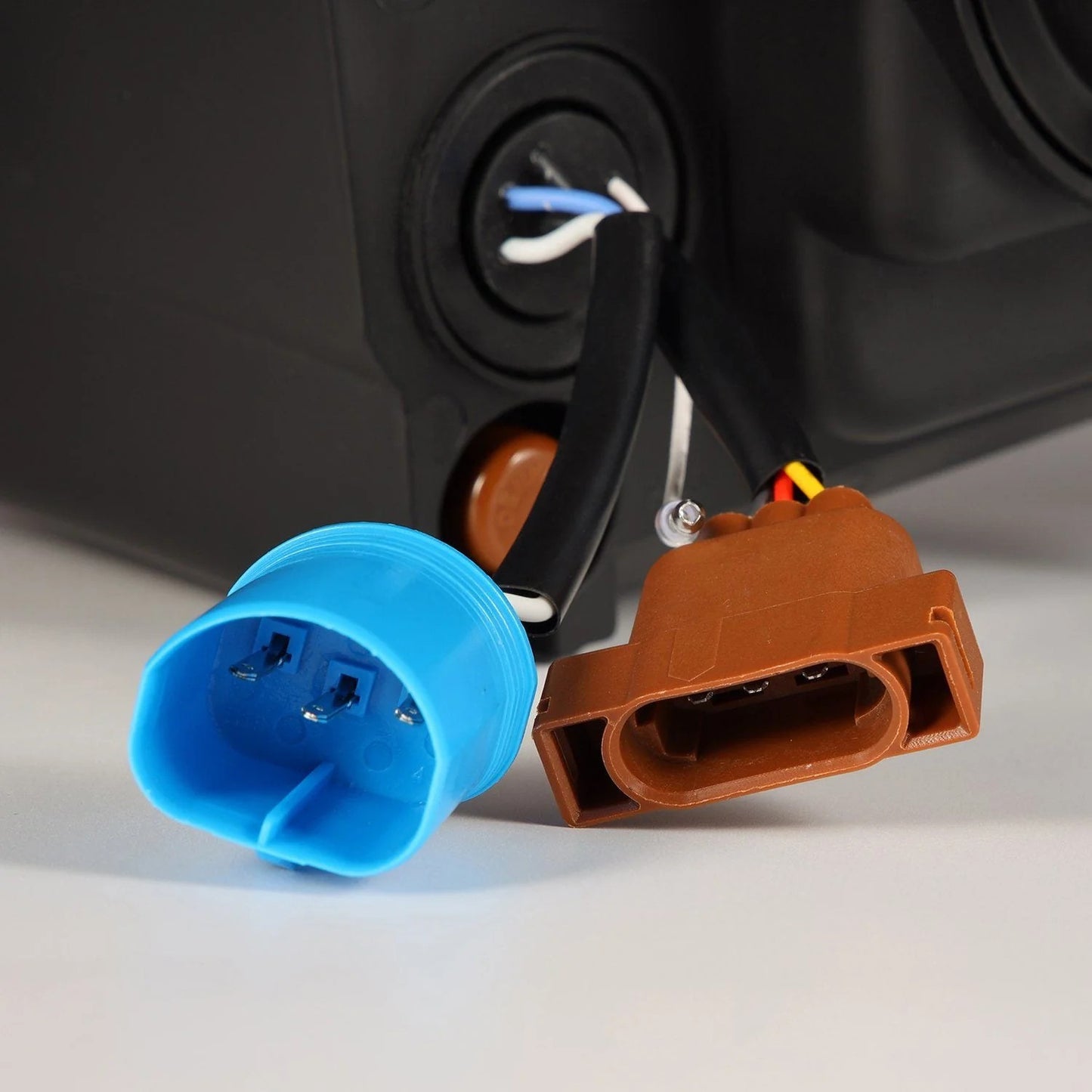 AlphaRex Alpha-Black Projector Headlights w/ Sequential Signal & DRL for 2002-2005 Dodge Ram 1500 & 2003-2005 Dodge Ram 2500/3500 (SKU ARX880572 / AHL-DR02-P-S-FLB)