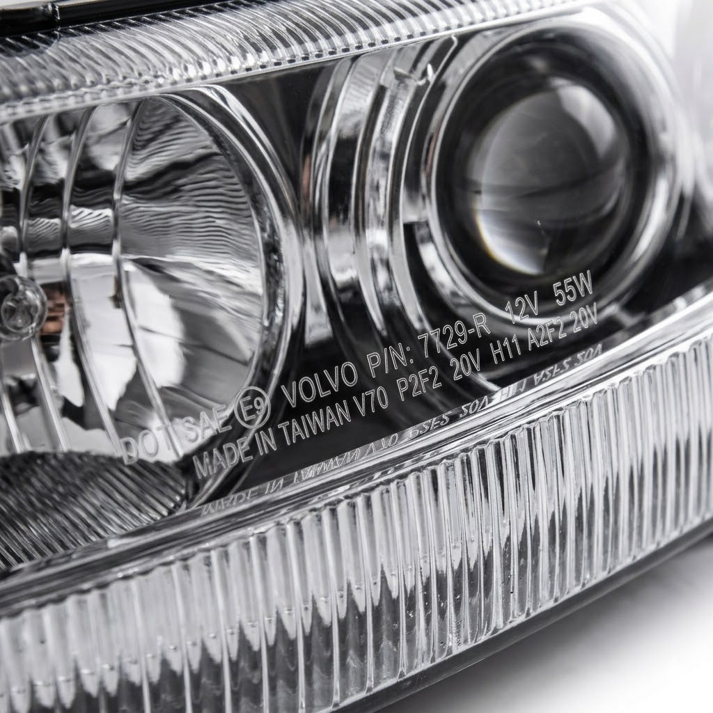 Anzo USA Chrome Crystal Headlights w/ LED SMD Halo for Chrysler 300 (2005-2010) — Pair | ANZ121137